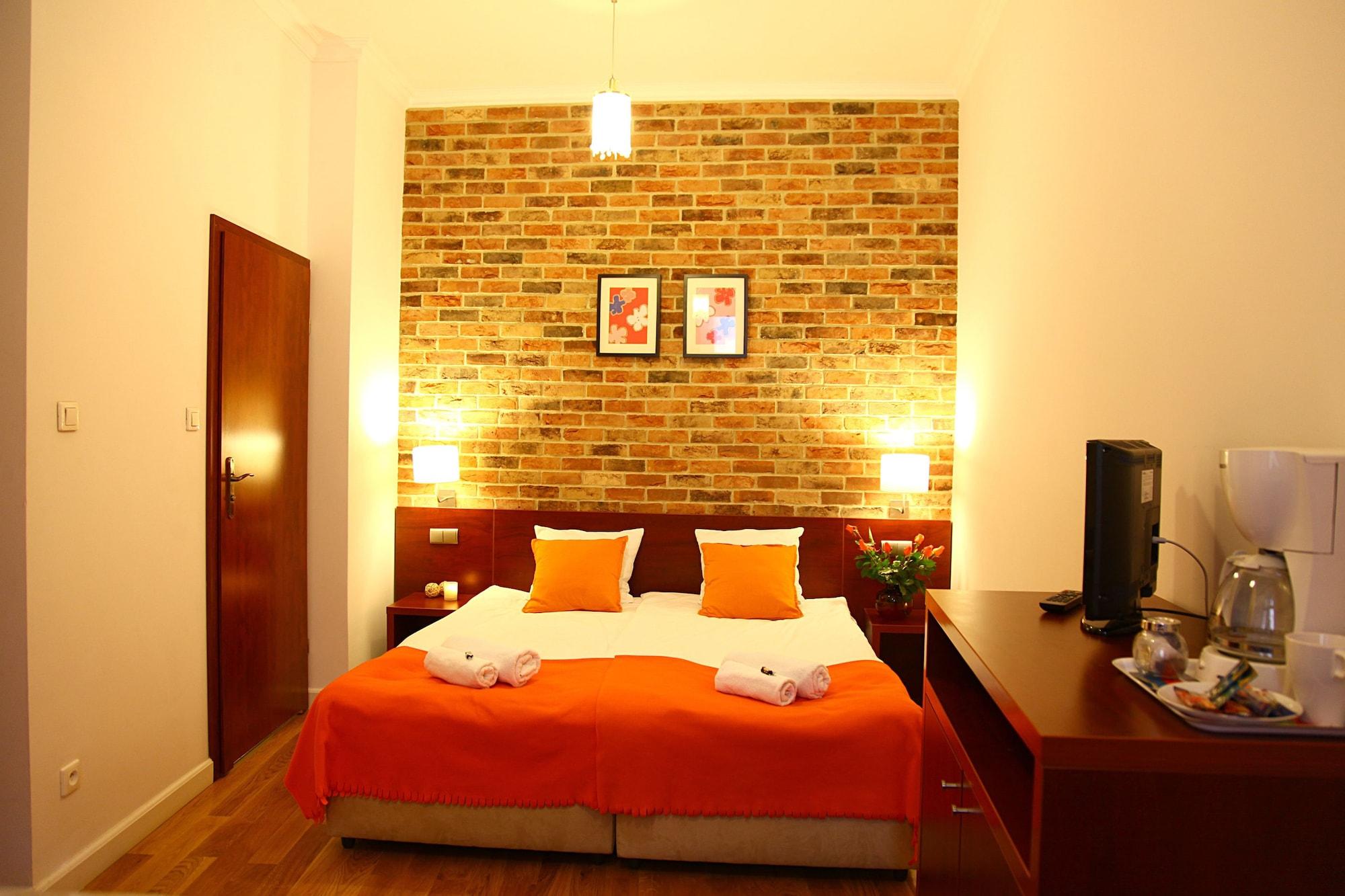 Golebia 8 Aparthotel 3*