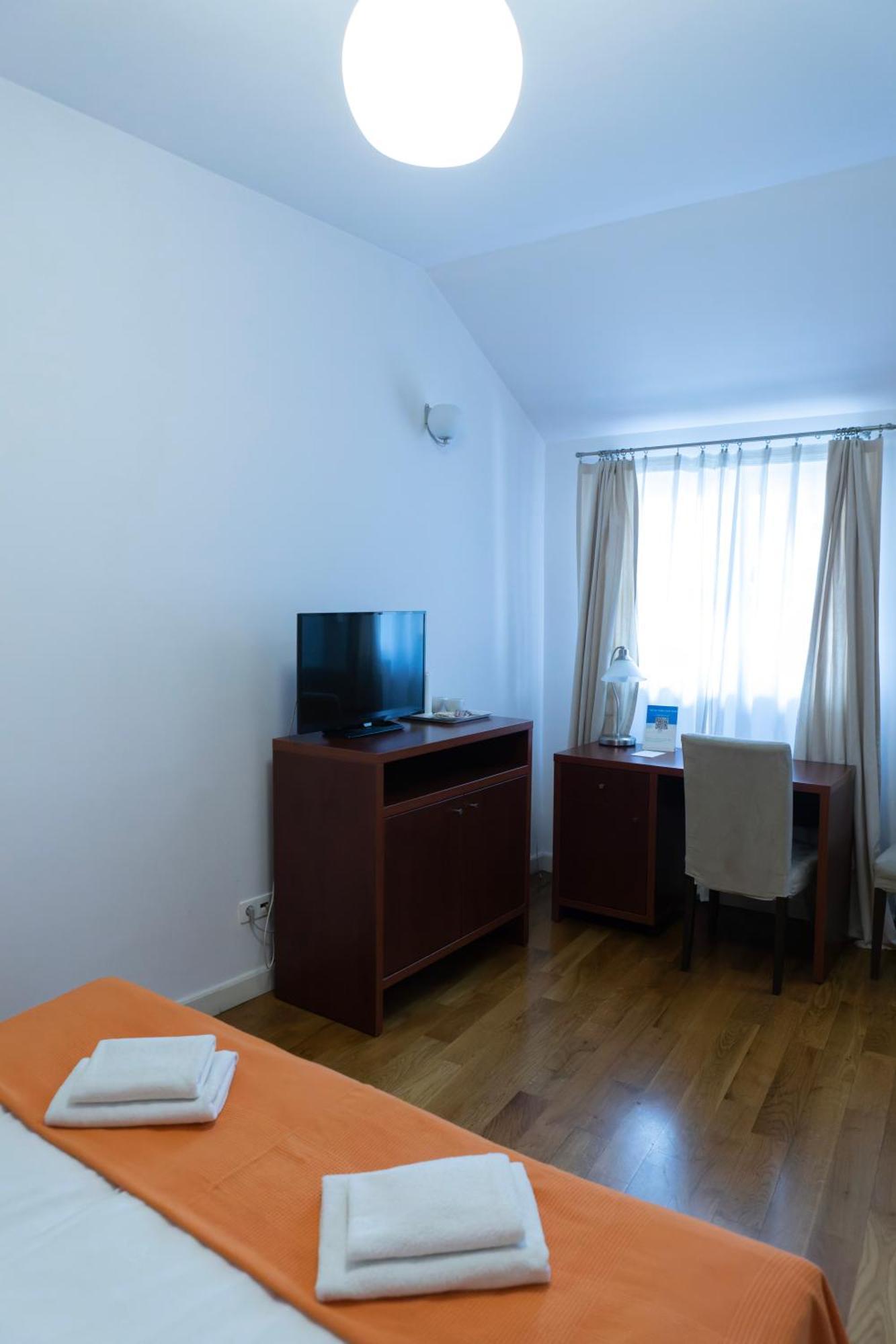 Aparthotel Golebia 8