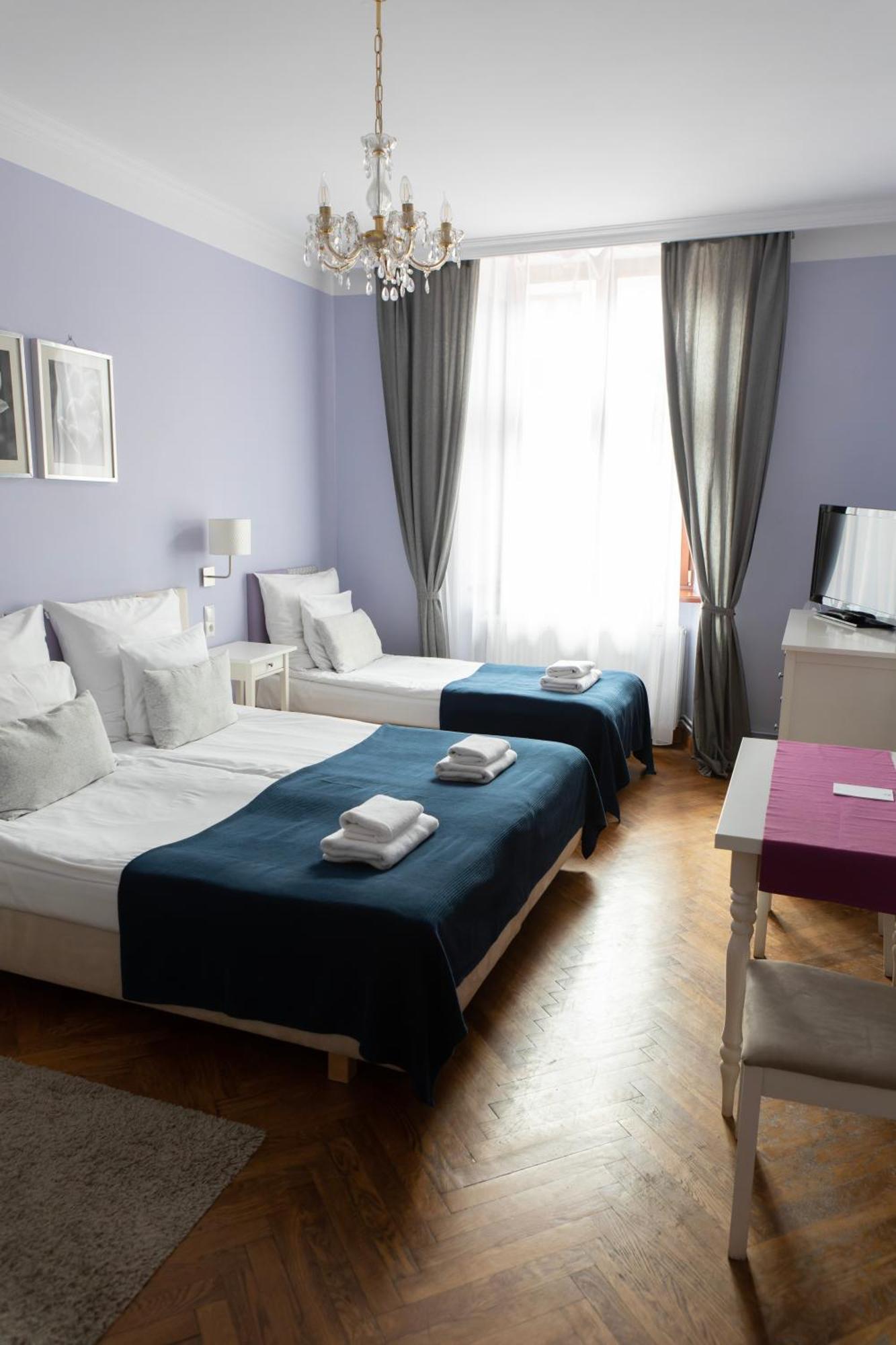 Aparthotel Golebia 8 3*