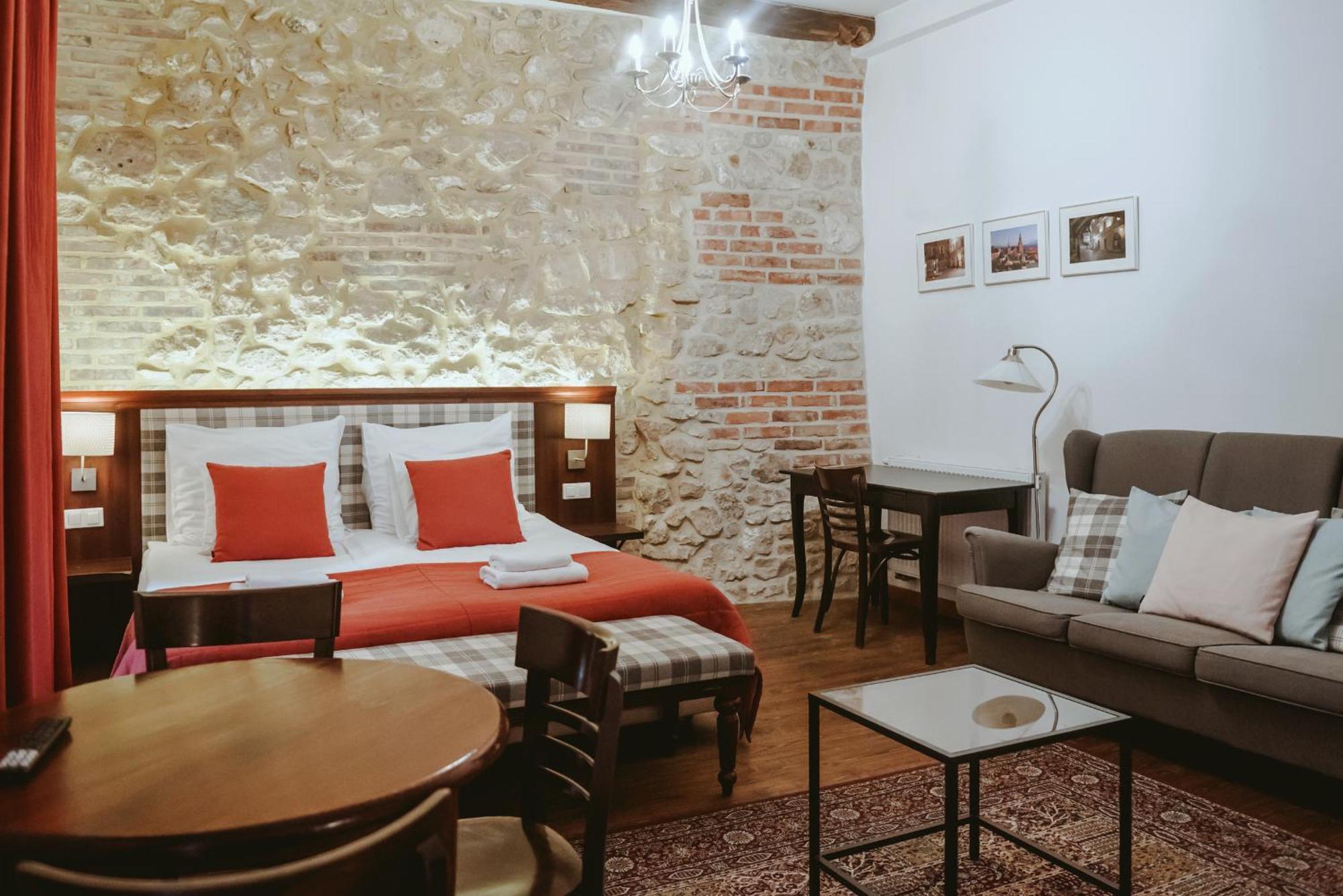 Golebia 8 3* Cracovia